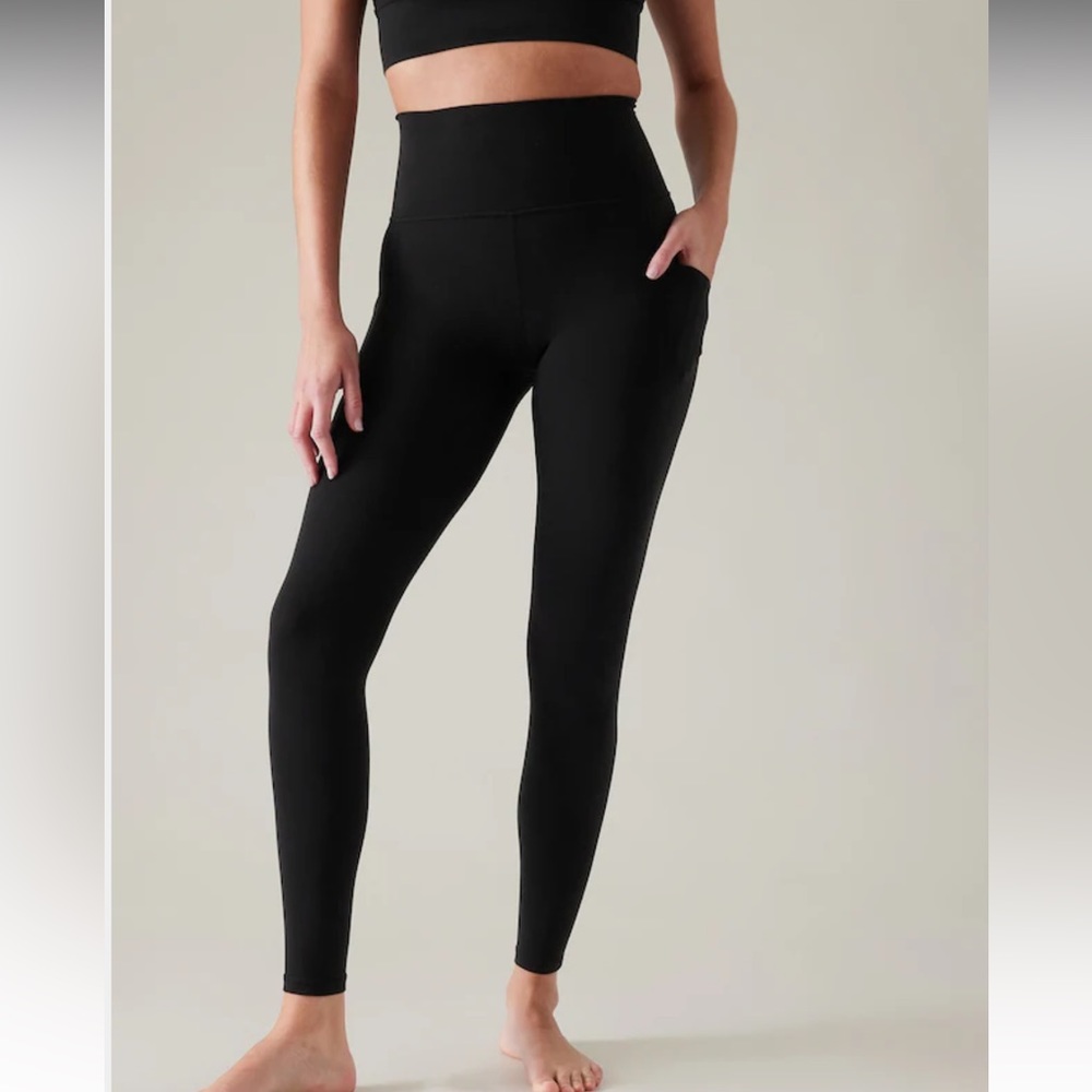 Athleta Salutation Stash Tight - M, black